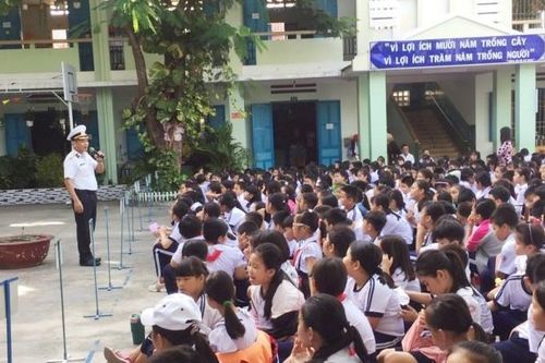 Tuyên truyền biển, đảo cho 700 giáo viên, học sinh