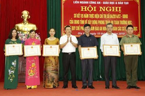 Gia Viễn sơ kết 5 năm thực hiện phong trào 'An toàn trường học'