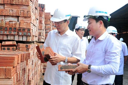 Chủ tịch UBND tỉnh Phạm Minh Huấn khảo sát tại huyện Sơn Dương