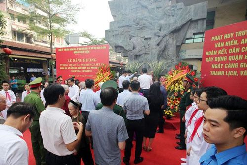 Quận Hoàn Kiếm dâng hương tưởng niệm các Anh hùng liệt sĩ
