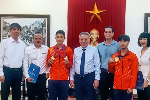 Vinh danh hai nhà vô địch thế giới người Hà Nội