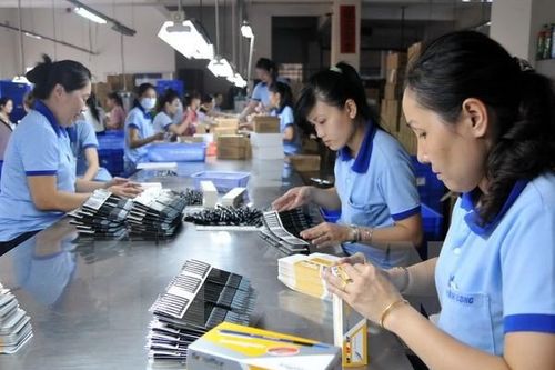 Bộ luật Lao động sửa đổi: Tăng tính khả thi của chính sách dành cho lao động nữ
