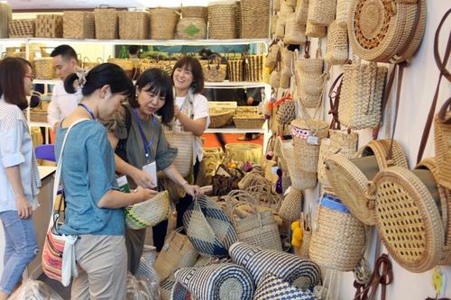 Gần 600 nhà nhập khẩu tham gia hội chợ Hà Nội Giftshow 2019