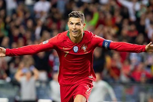 Ronaldo đứng trước cơ hội lập thêm kỷ lục ghi bàn, khiến Messi phải 'hít khói'