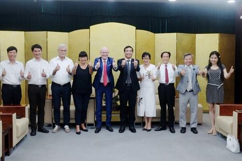 Lãnh đạo TP Đà Nẵng tiếp Chủ tịch Tổ chức Trái tim vì trái tim