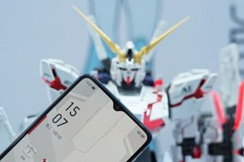 OPPO giới thiệu Reno Ace phiên bản kỉ niệm 40 năm Gundam