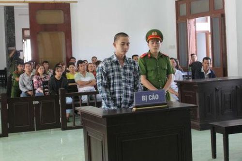 Án chung thân cho nam thanh niên đi cướp vì... si tình