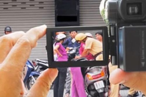 Người dân được quyền giám sát CSGT thông qua thiết bị ghi âm, ghi hình