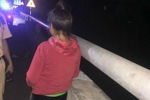 Bị nợ lương 3 tháng, một phụ nữ quê Điện Biên quẫn trí định nhảy cầu tự tử