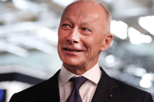 Hãng Renault bất ngờ sa thải Giám đốc điều hành Thierry Bollore