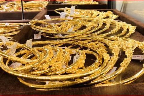Giá vàng hôm nay 11/10: Vàng tiếp tục chao đảo, tìm kiếm cơ hội tăng giá
