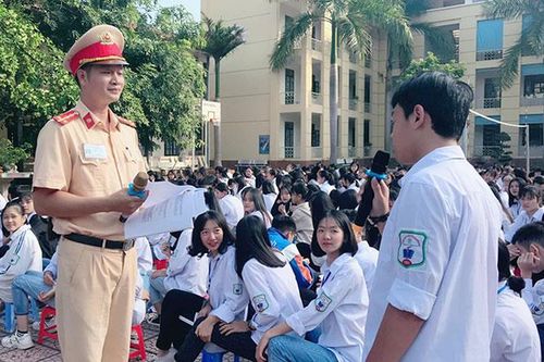 Ðẩy mạnh tuyên truyền Luật Giao thông đường bộ trong trường học