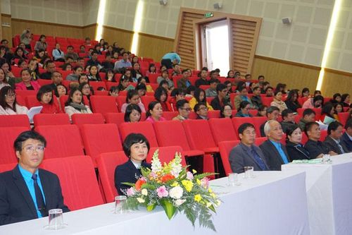 Hơn 1.200 cán bộ công đoàn tham gia Hội nghị báo cáo viên
