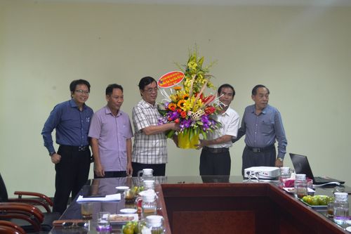 Chủ tịch UBND tỉnh Nguyễn Đức Chính chúc mừng doanh nghiệp nhân Ngày Doanh nhân Việt Nam 13/10