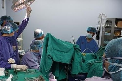 Tự chữa trĩ bằng thuốc nam, nữ bệnh nhân nhập viện cấp cứu