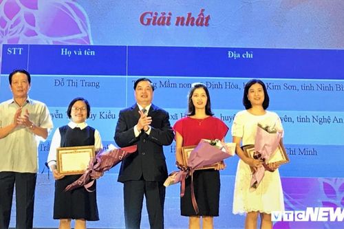 Ban Tuyên giáo Trung ương trao giải cuộc thi tìm hiểu 90 năm lịch sử Đảng