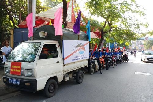 Quận Hai Bà Trưng: Đồng loạt ra quân tổng vệ sinh phòng chống sốt xuất huyết