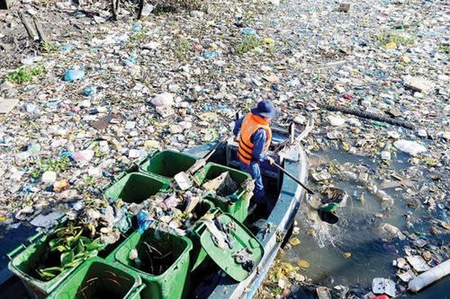 Đánh giá cán bộ từ kết quả vận động người dân không xả rác