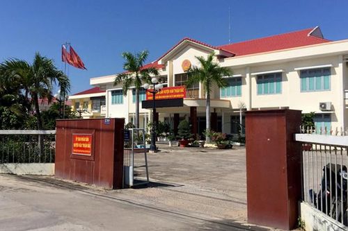 'Quan' Bình Thuận bổ nhiệm con rể sai quy định: Cách chức con, cũng nên xử bố?