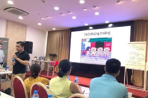 Hiếu Orion đăng 'tút' Facebook chia sẻ gì về 'con lợn' khỏa thân trên Mã Pì Lèng?
