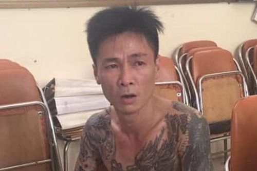 Khống chế người đàn ông đổ xăng dọa tự thiêu