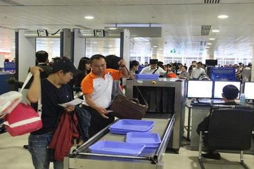 Nam hành khách Trung Quốc trộm 4.500 USD trên máy bay