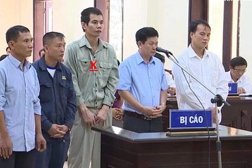 Dùng súng giả cướp hơn nửa tỷ đồng của ngân hàng