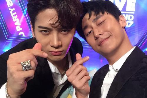 Rocker Nguyễn bỏ theo dõi Jackson (GOT7) vì bạn gái