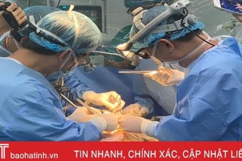 Mẹ hiến gan cứu con bé bỏng có cân nặng thấp nhất Việt Nam