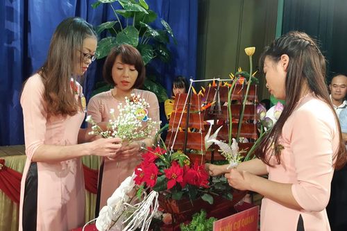 Thi cắm hoa nghệ thuật