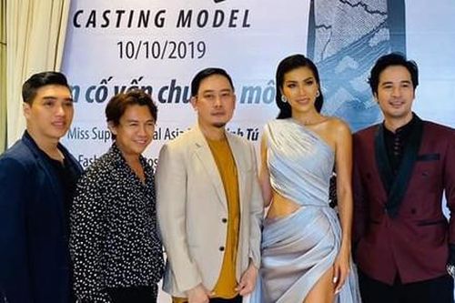 Dàn hoa hậu, á hậu tham dự show 25 năm thời trang Võ Việt Chung