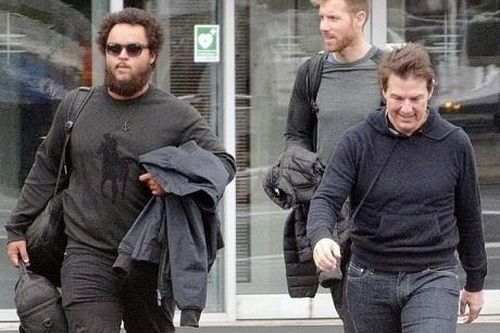 Lần xuất hiện hiếm hoi cùng cha của con trai tài tử Tom Cruise