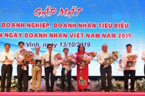 Nghệ An gặp mặt, vinh danh doanh nghiệp, doanh nhân tiêu biểu năm 2019