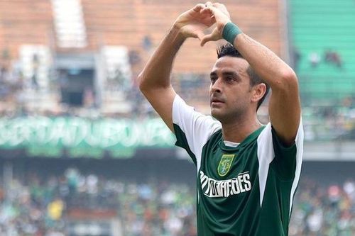 Indonesia tăng cường cầu thủ nhập tịch đấu Việt Nam
