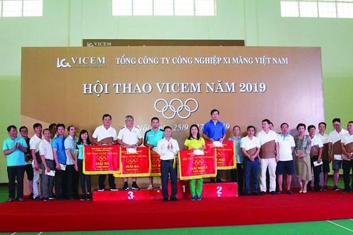 Ngành xi măng vượt qua thách thức thế nào?