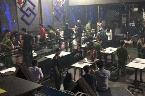 Bắt quả tang tiệc thác loạn ma túy trong quán bar ở Long Thành