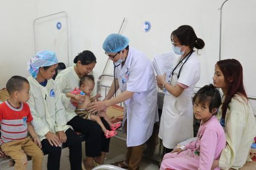 Bệnh nhi gia tăng thời điểm giao mùa