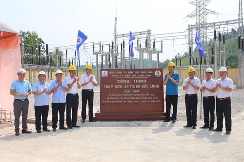 Điện lực Lạng Sơn gắn biển công trình Trạm biến áp 110kV Hữu lũng