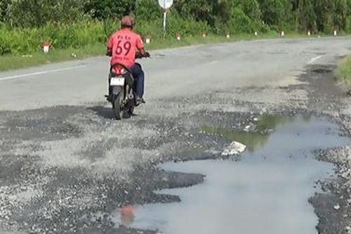 Đường Hồ Chí Minh đoạn cuối Cà Mau xuống cấp nghiêm trọng