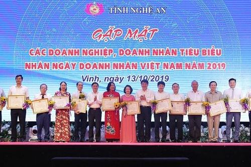 Nghệ An: Tỉnh cam kết tập trung tháo gỡ nhanh nhất, hiệu quả nhất cho các doanh nghiệp