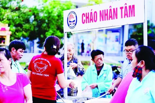 Ấm lòng bệnh nhân nghèo