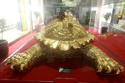 Cụ rùa Hồ Gươm mạ vàng 9999 được 'hét' giá như nào?