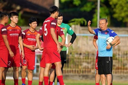 Indonesia bán vé xem Vòng loại World Cup 2022 rẻ hơn Việt Nam
