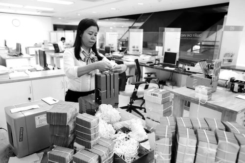 Vietcombank lãi khủng 17.250 tỷ đồng, vượt xa các nhà băng