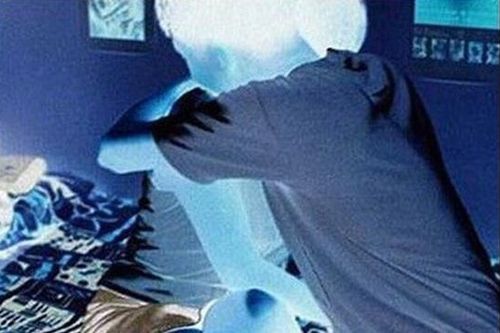 Giao cấu với trẻ em lại dọa tung ảnh nhạy cảm lên mạng