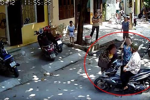 Vợ bị bồ nhí đánh bị thương, chồng thản nhiên đứng nhìn