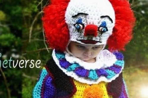 Mẹ kỳ công đan trang phục Halloween cho các con
