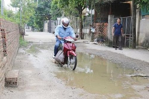 'Trên kiên quyết, dưới lần khân'!