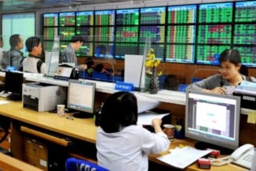 Cổ phiếu phân bón trầy trật thoát đáy