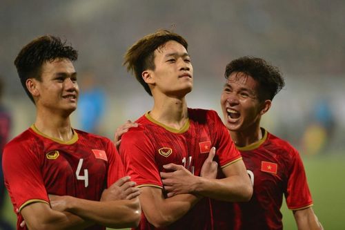 CĐV Việt Nam thích đội nhà sẽ gặp Thái Lan ở chung kết SEA Games